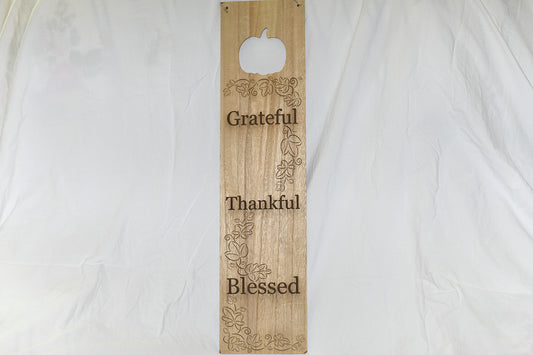 pumpkin decor board Grateful, Thankful, Blessed.